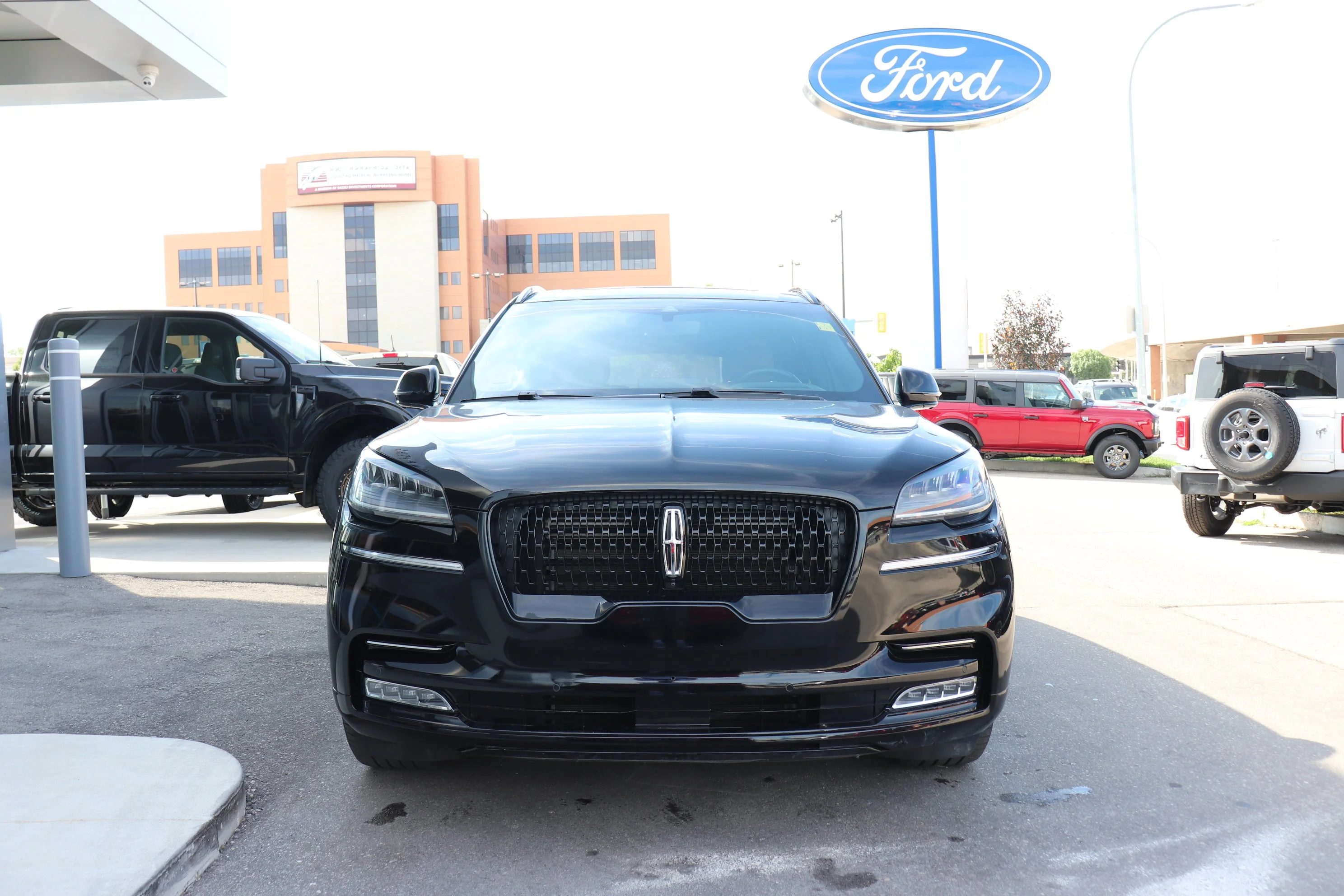 Certified Used 2023 Black Lincoln Reserve image 2
