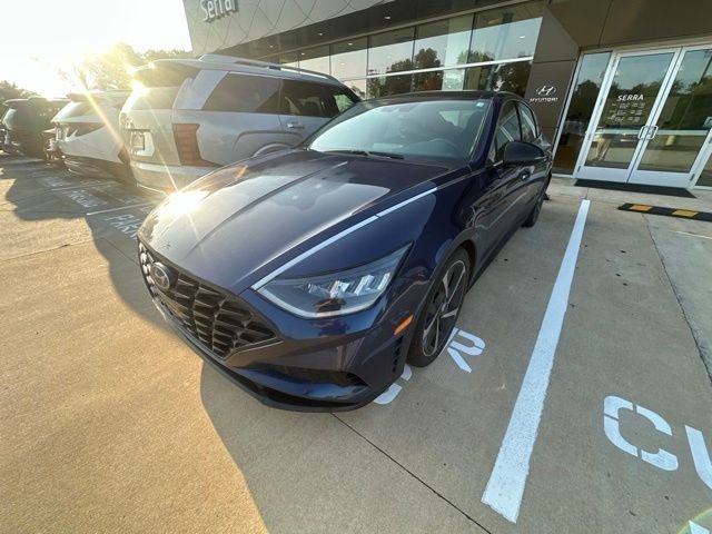Used 2022 Blue Hyundai SEL Plus image 3