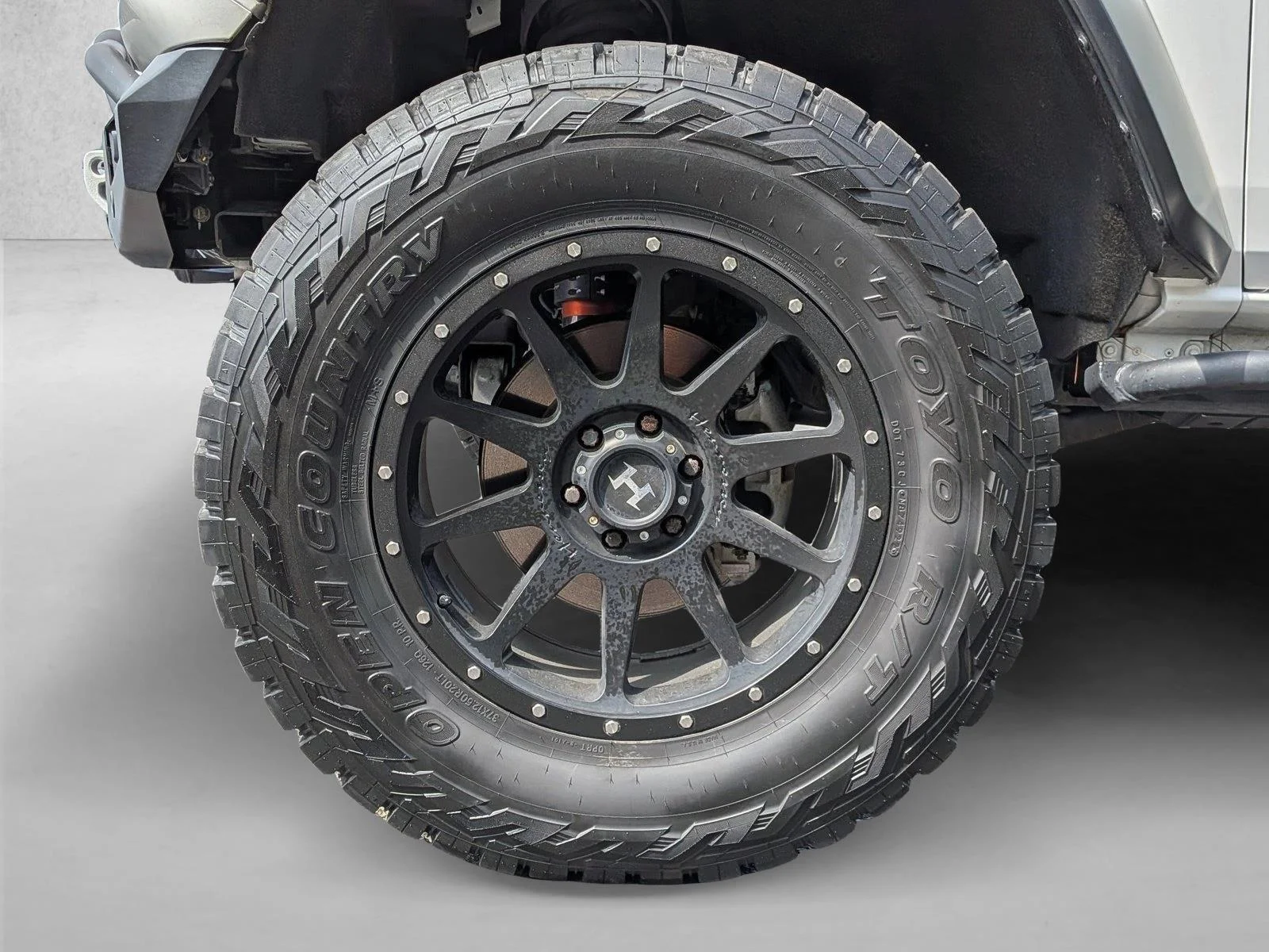 Used 2023 Oxford White Ford Raptor image 18