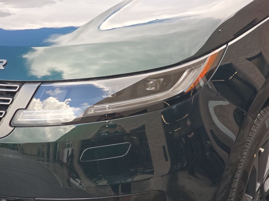 New 2026 British Racing Green Land Rover Dynamic SE image 21