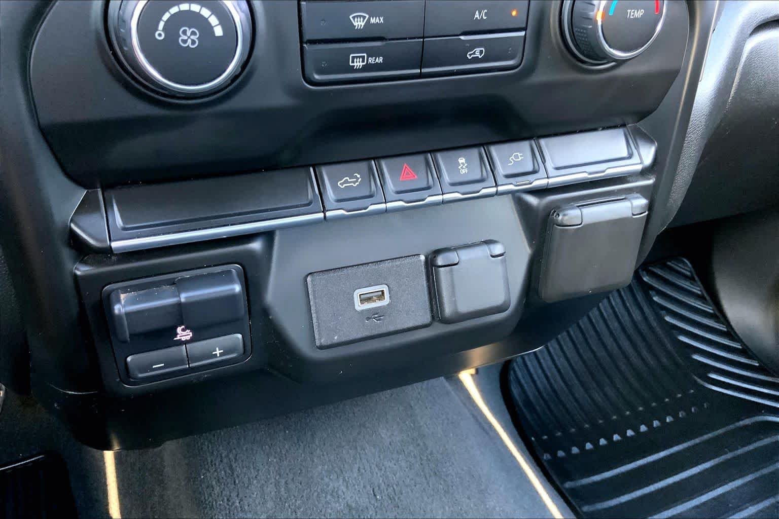 Used 2020 Black Chevrolet Custom image 35