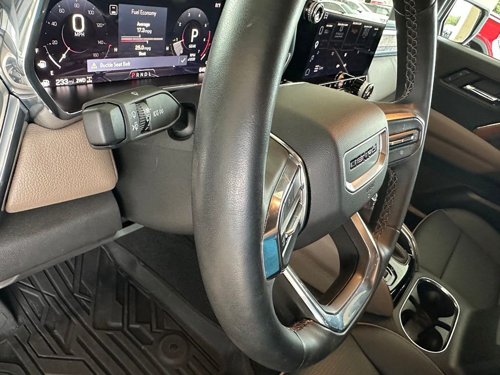 Used 2023 White GMC Denali image 20