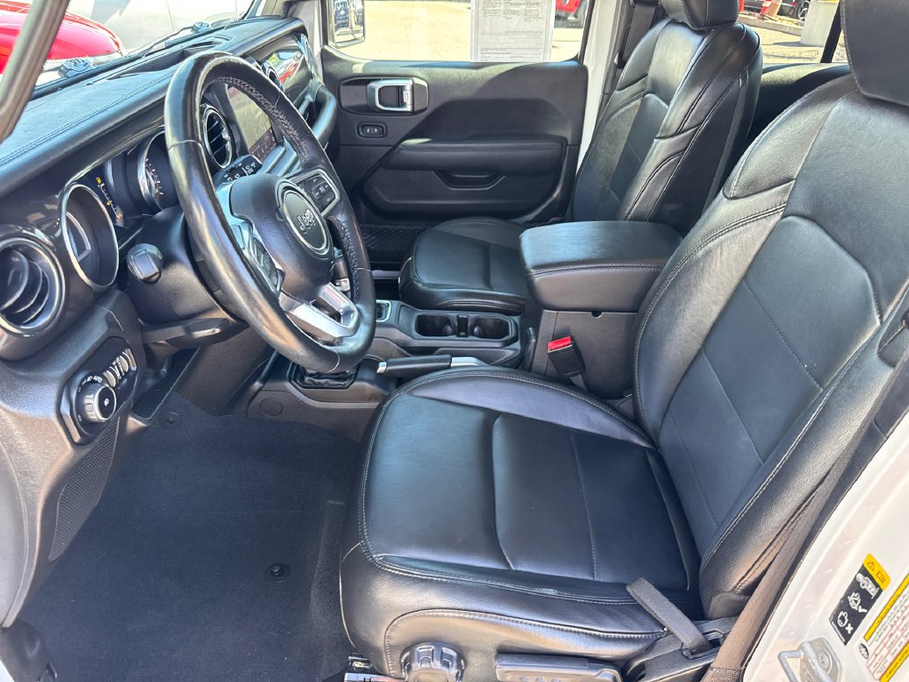 Used 2022 White Jeep Unlimited Sahara Altitude image 25