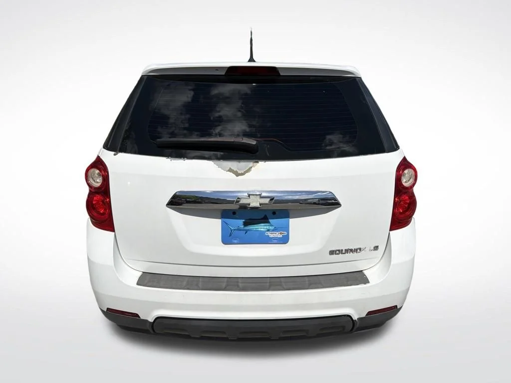Used 2010 Summit White Chevrolet LS image 7