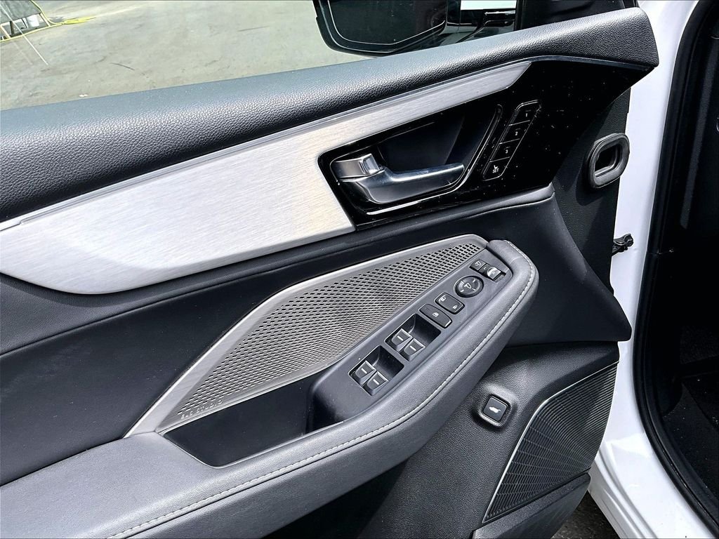 Used 2024 White Acura Technology image 7