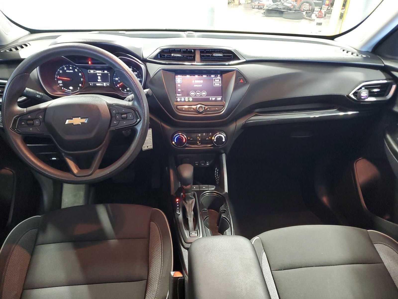 Used 2022 White Chevrolet LS image 9