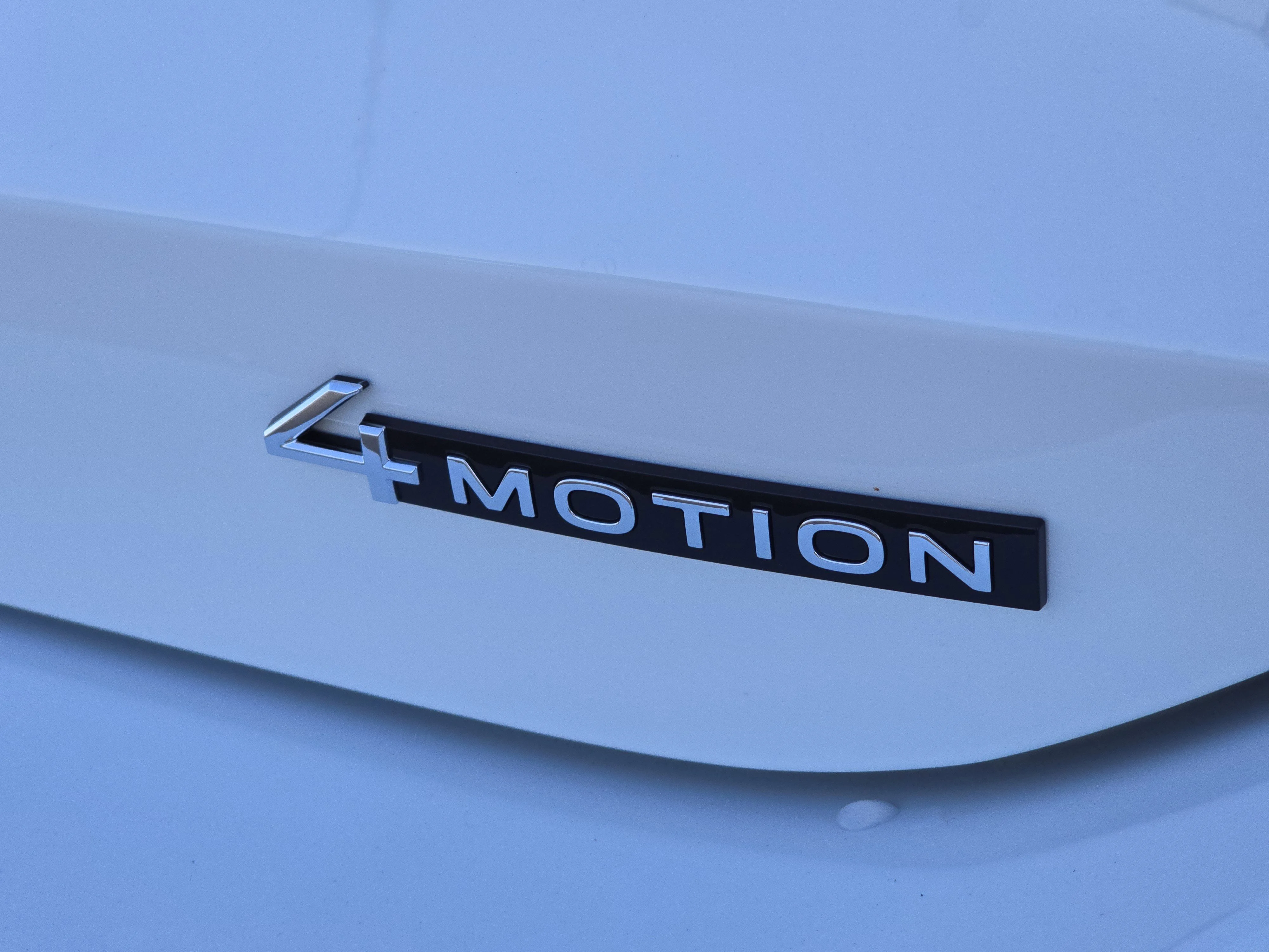 New 2026 Pure White Volkswagen SE image 14