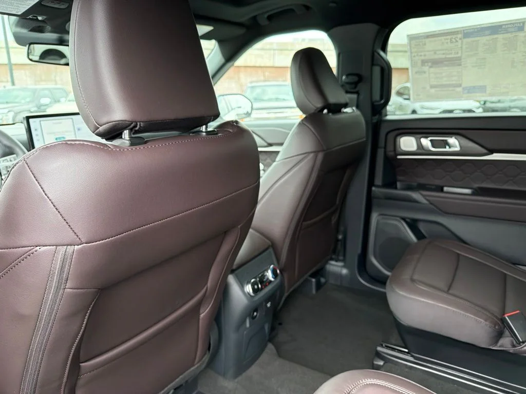 New 2026 Star White Metallic Tri-Coat Ford Platinum™ image 22