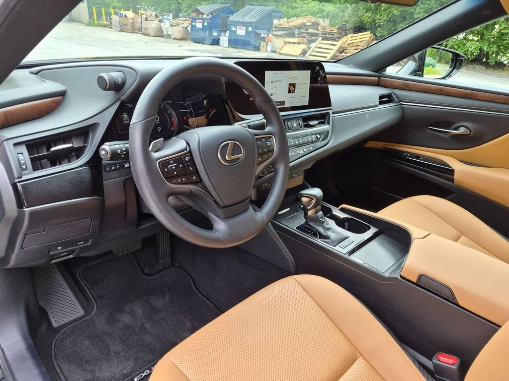 Used 2024 Black Lexus 350 image 13