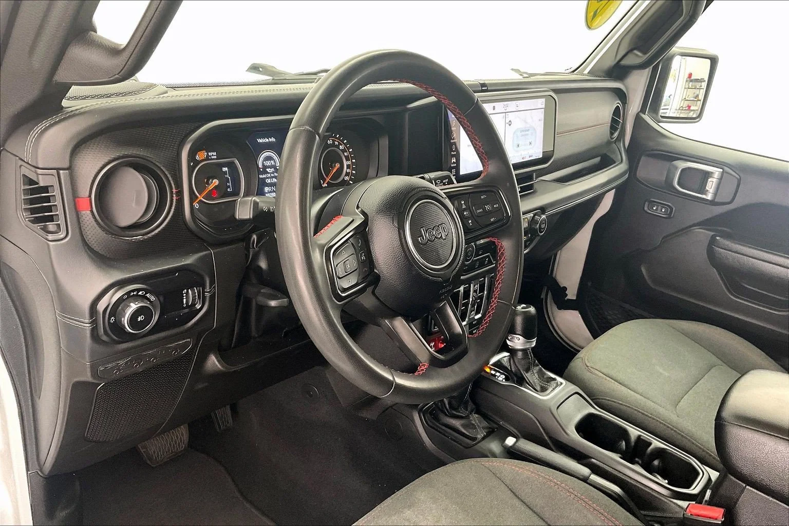 Used 2024 Bright White Clearcoat Jeep Rubicon image 14