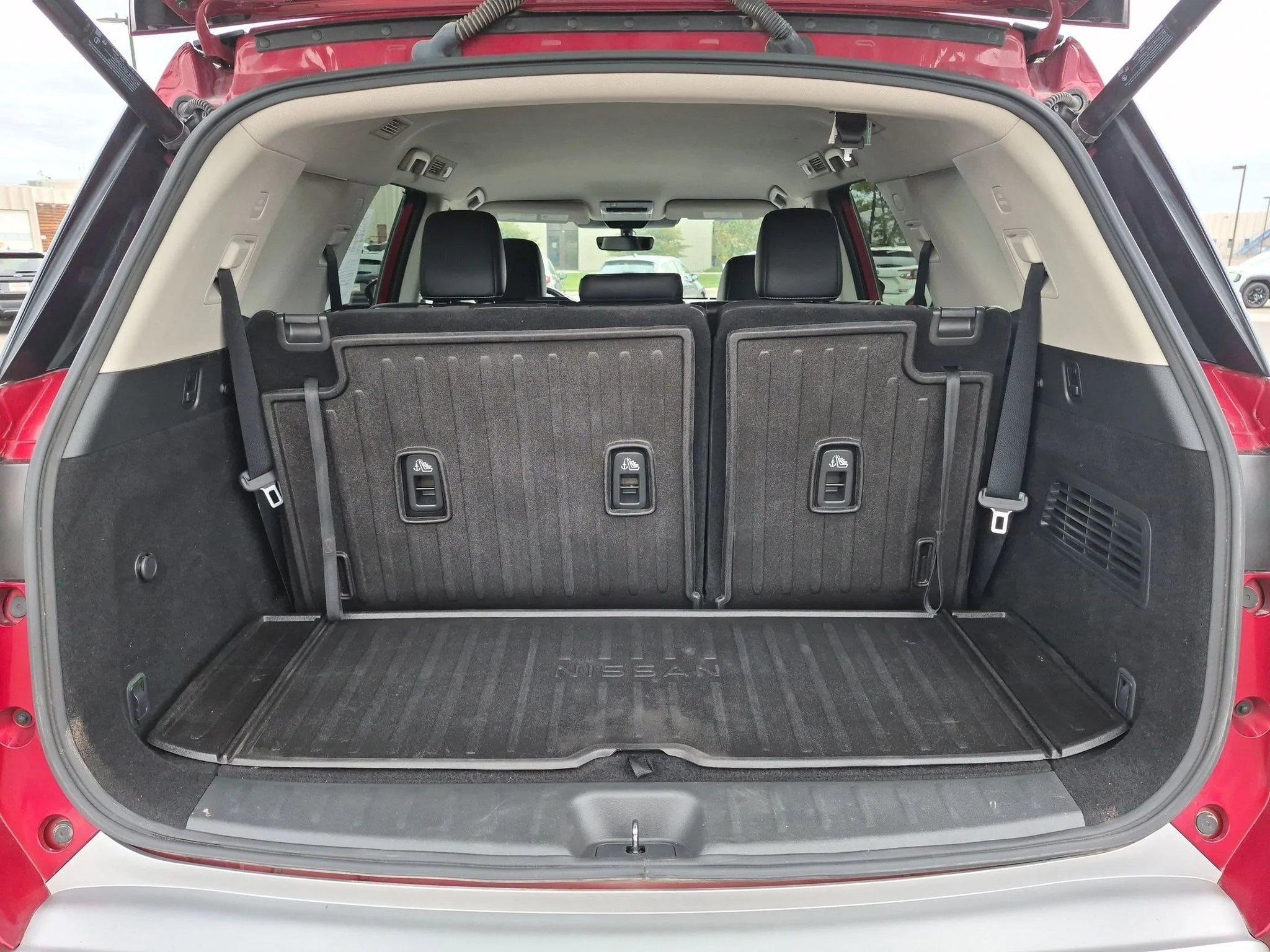 Used 2023 Scarlet Ember Tintcoat Nissan SL image 6