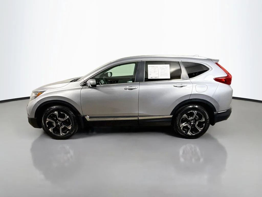 Used 2019 Lunar Silver Metallic Honda Touring image 4