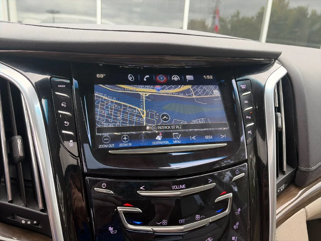 Used 2020 White Cadillac Premium Luxury image 25