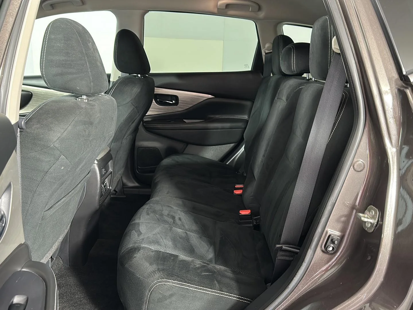 Used 2018 Java Metallic Nissan S image 25