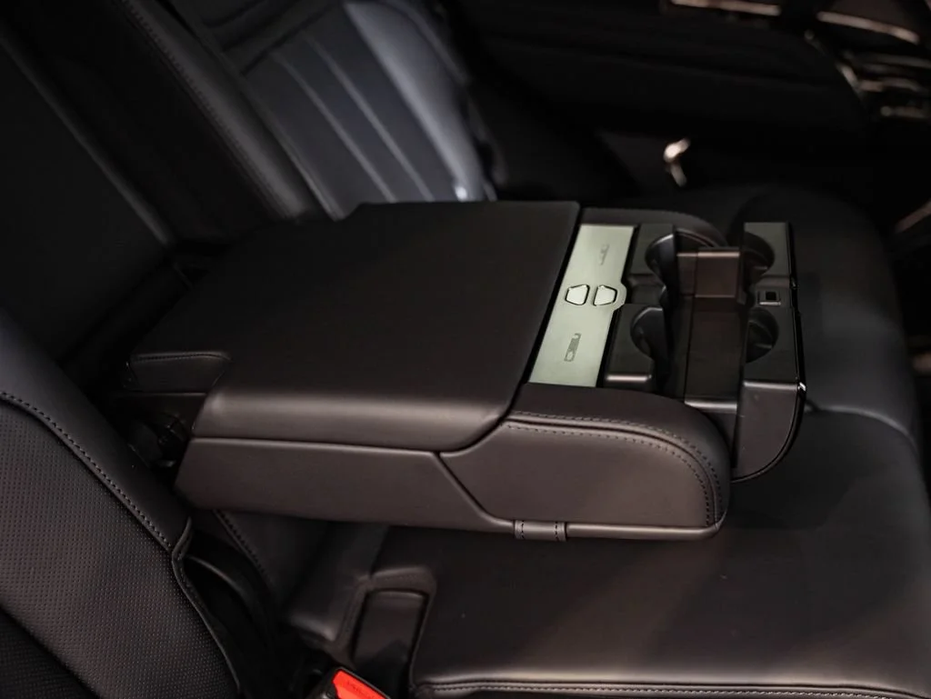New 2026 Santorini Black Land Rover SE image 43