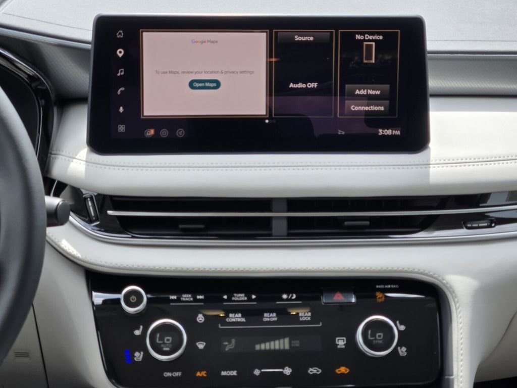 New 2027 RADIANT WHITE INFINITI Luxe FWD image 18