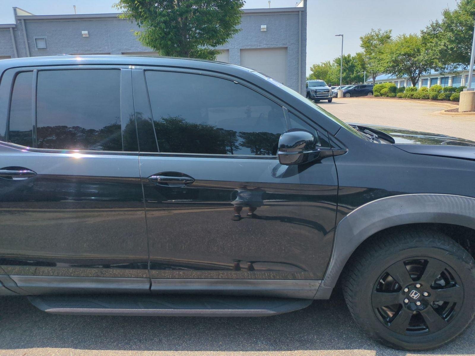 Used 2017 Crystal Black Pearl Honda Black Edition image 38