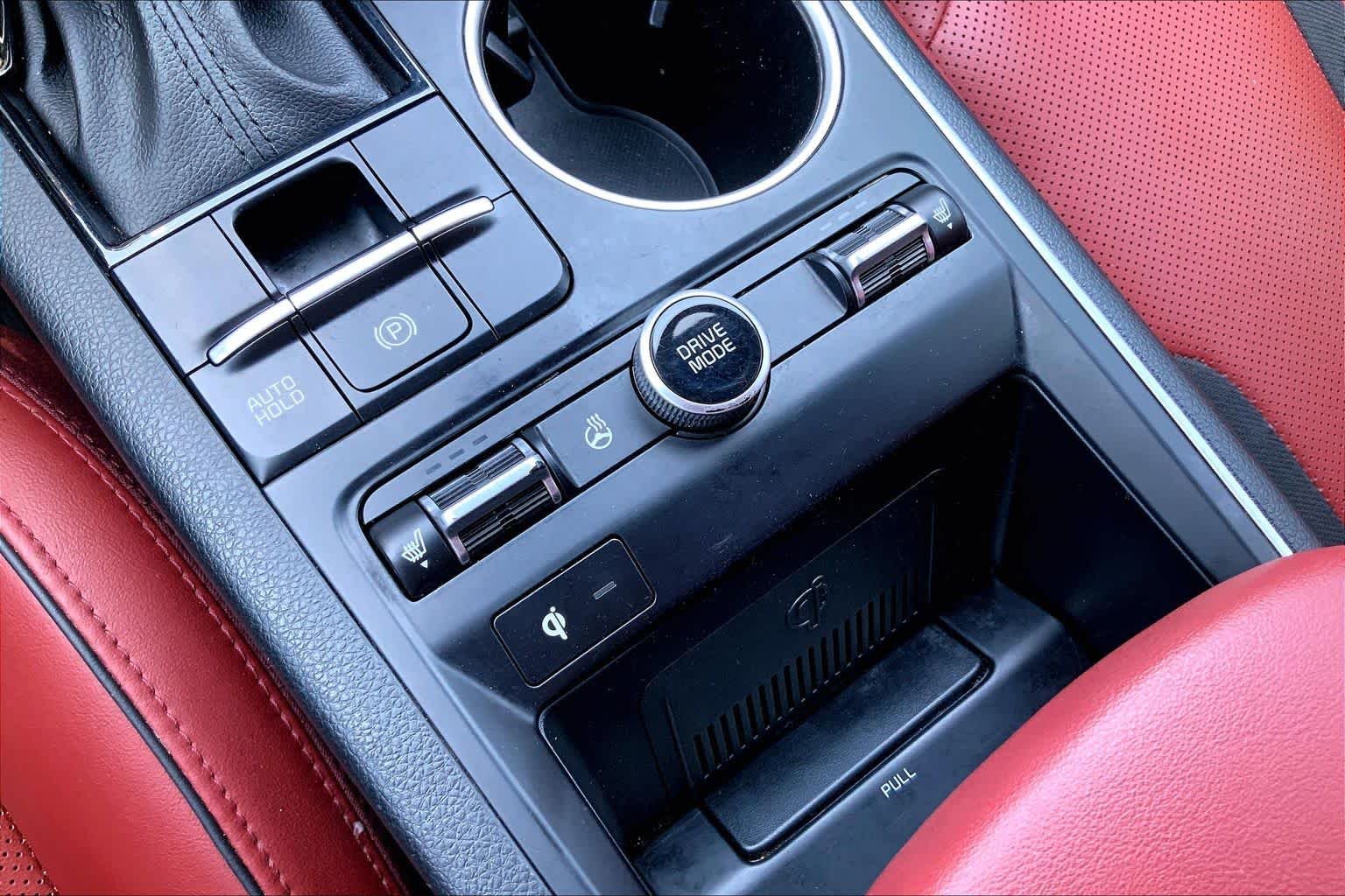 Used 2022 Wolf Gray Kia GT-Line image 29