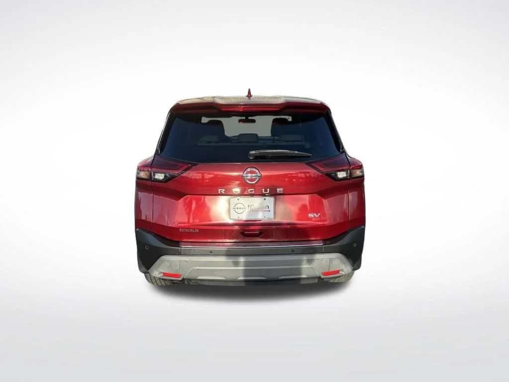 Used 2021 Scarlet Ember Nissan SV image 4