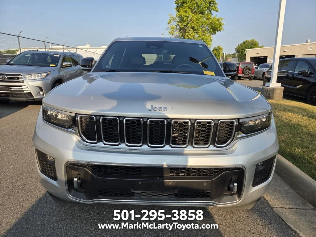 Used 2022 Silver Jeep Overland image 2