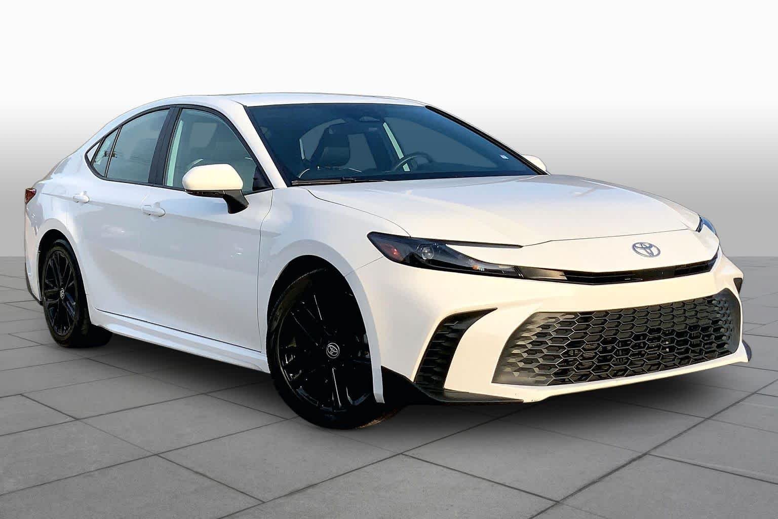 Used 2025 Ice Cap Toyota SE image 3
