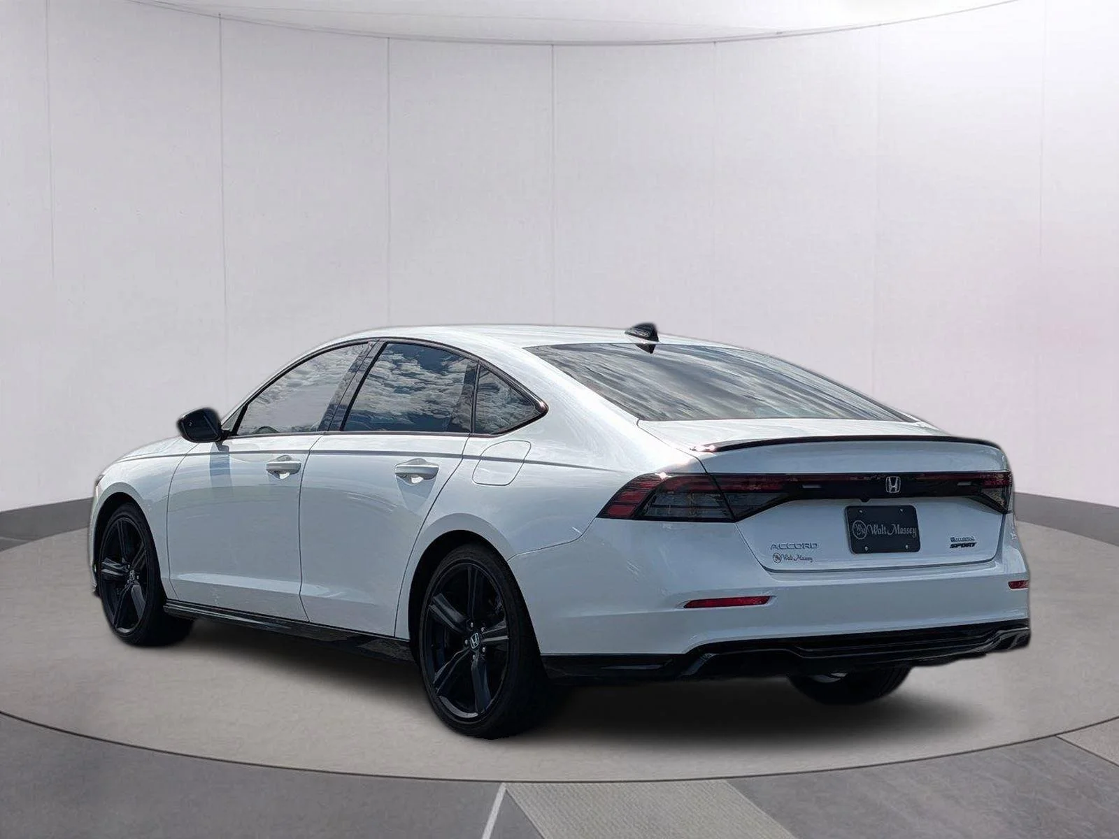 Used 2024 Platinum White Pearl Honda Sport-L image 3