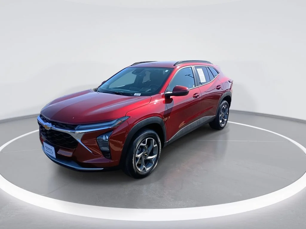 Used 2025 Red Chevrolet LT image 4