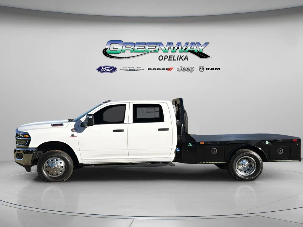 New 2026 Bright White Clear-Coat Exterior Paint RAM Tradesman image 4