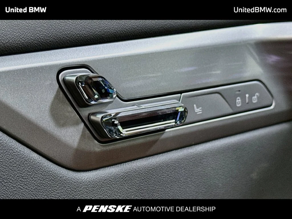 New 2027 Space Silver Metallic BMW  image 11