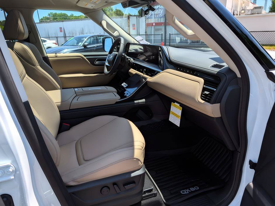 Used 2026 Radiant White INFINITI PURE image 20