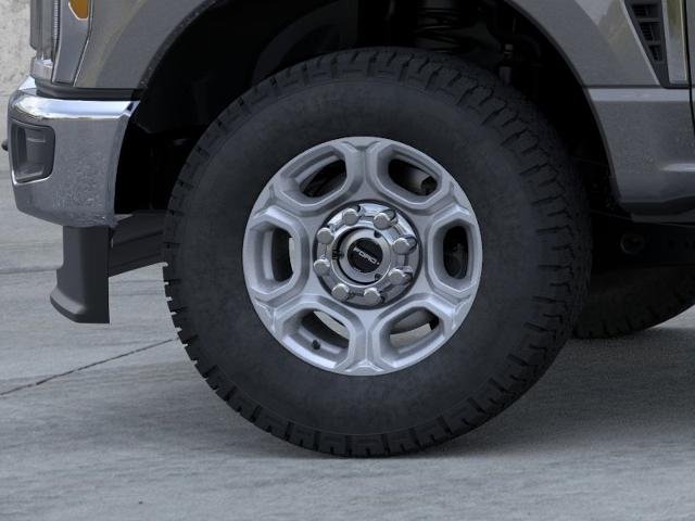 New 2026 Carbonized Gray Metallic Ford XLT image 31
