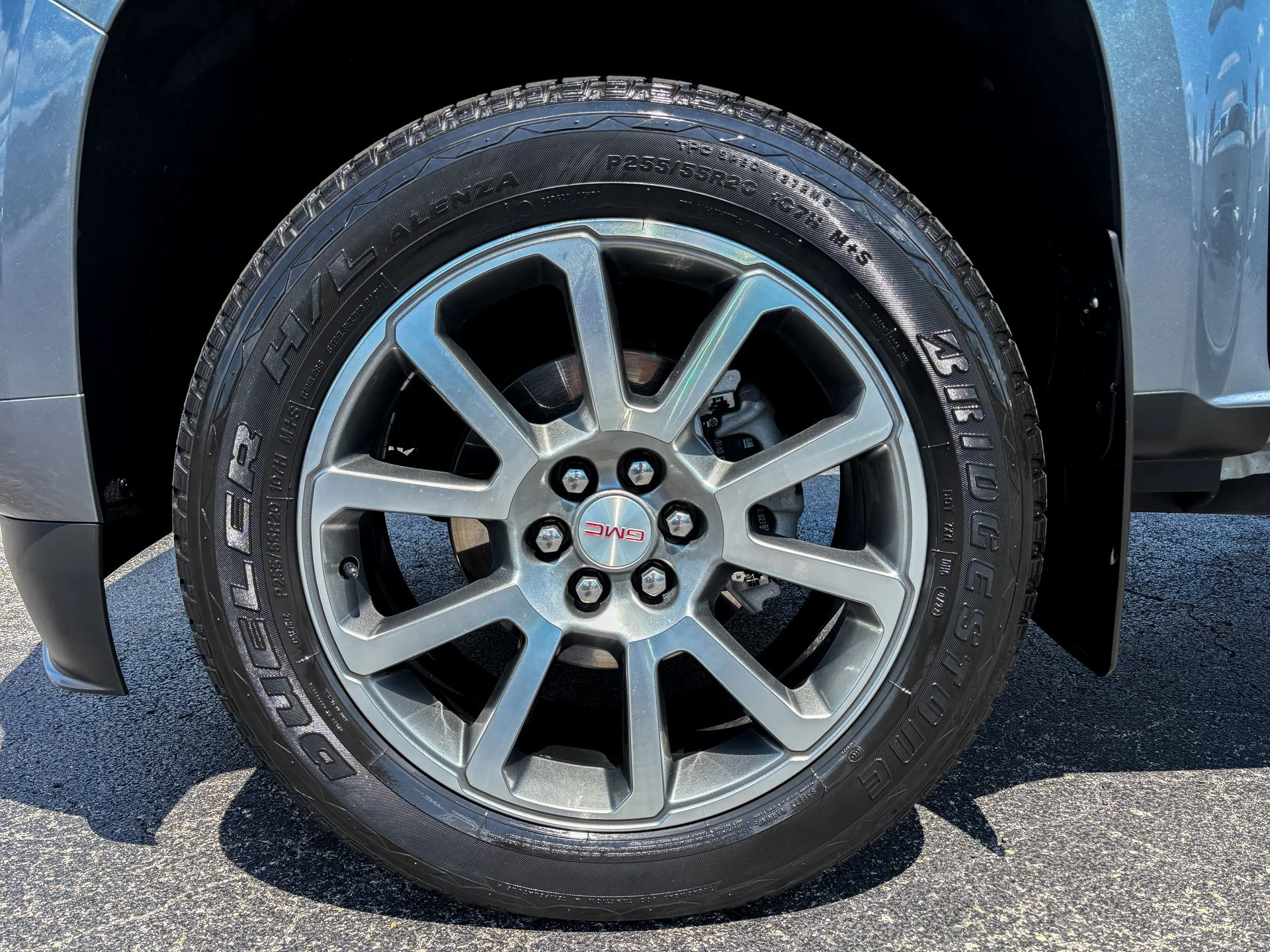 Used 2022 Gray GMC Denali image 36
