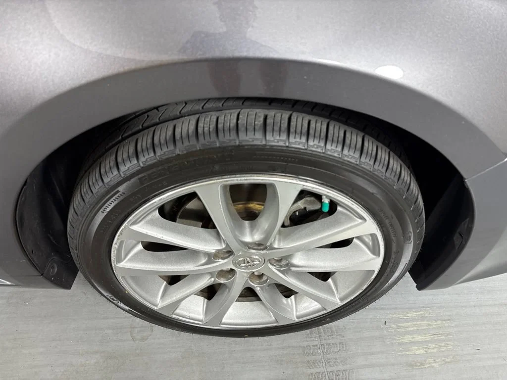 Used 2015 Gray Toyota XLE Touring image 14