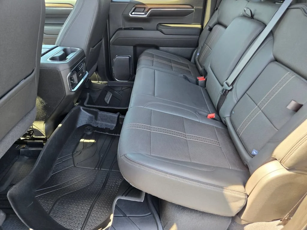 Used 2024 Black Chevrolet High Country image 12