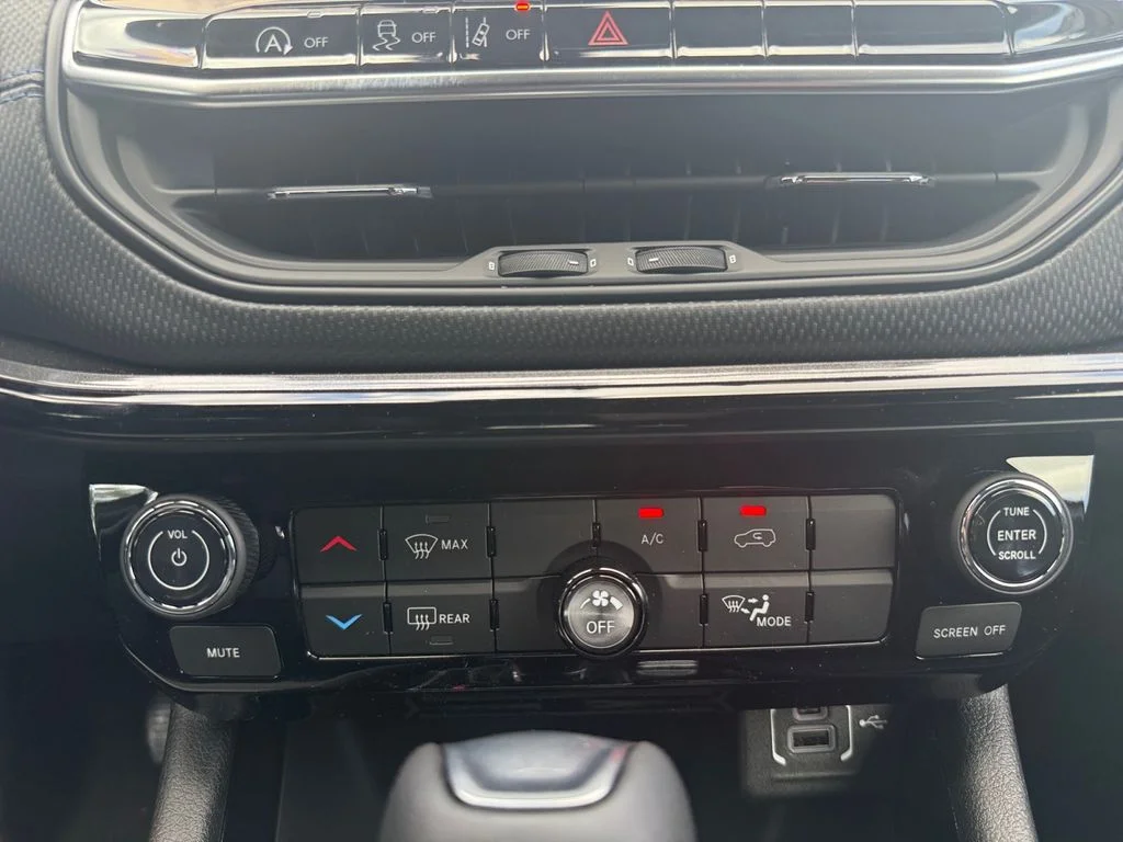 New 2026 Silver Jeep Latitude image 24