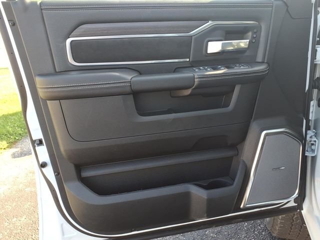 New 2026 Bright White Clear-Coat Exterior Paint RAM Laramie image 10