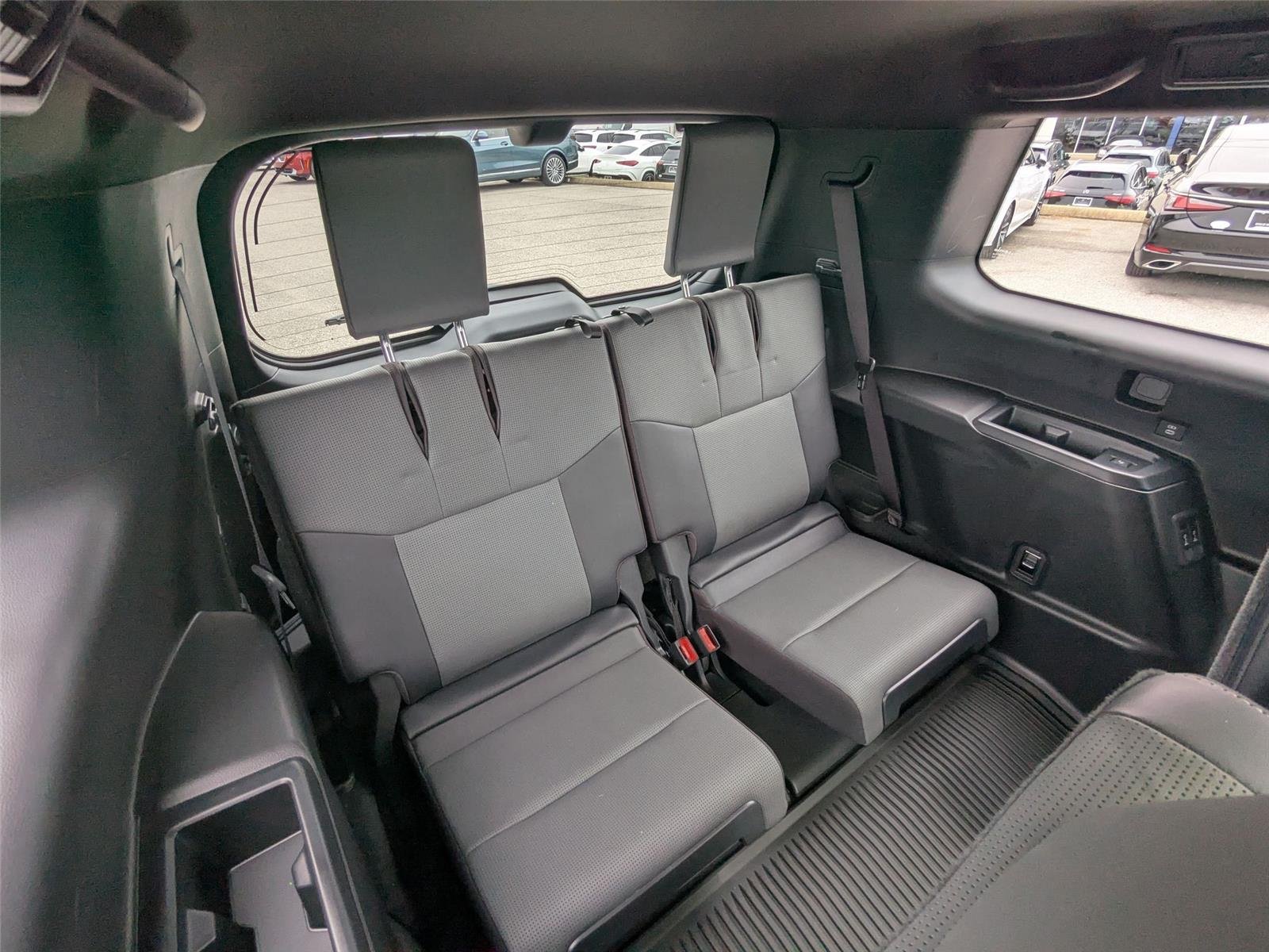 Used 2026 Incognito Lexus GX 550 Luxury + image 33