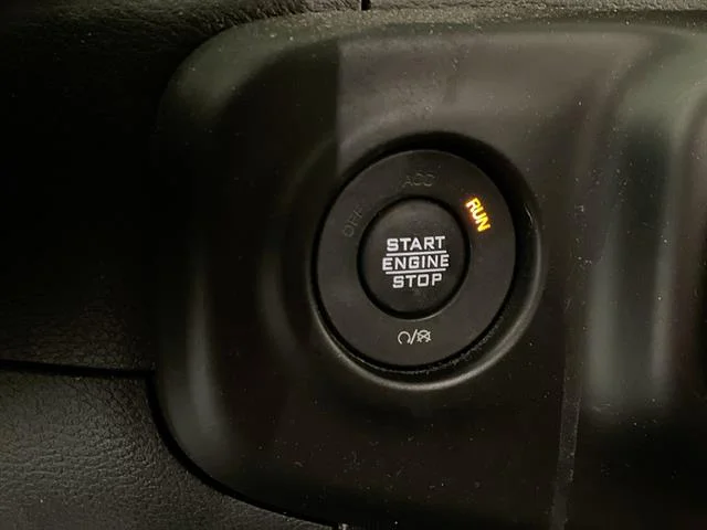 Used 2021 GRAY Jeep Sport image 17