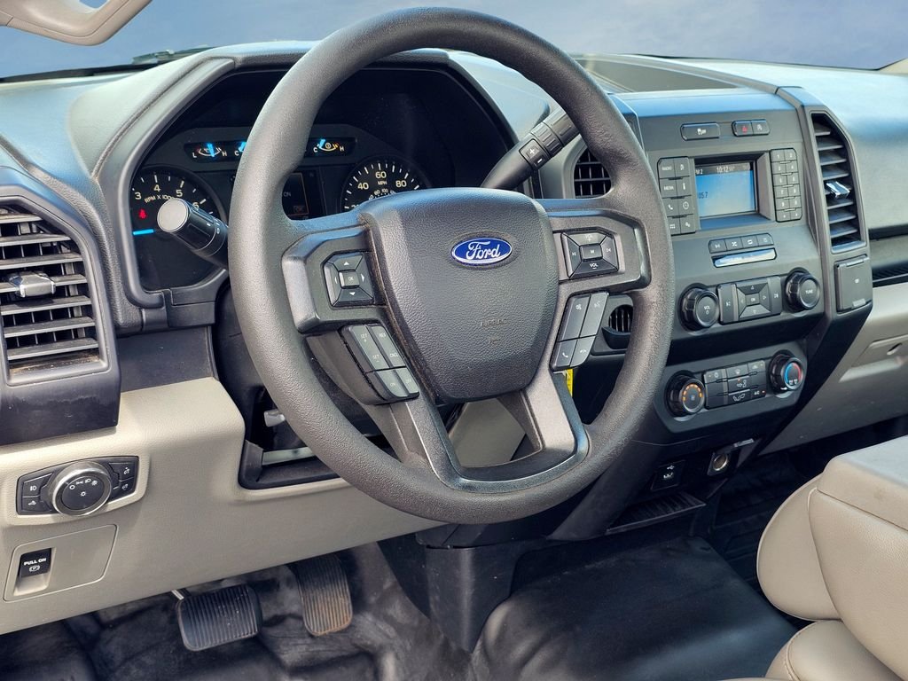 Used 2020 White Ford XL image 31