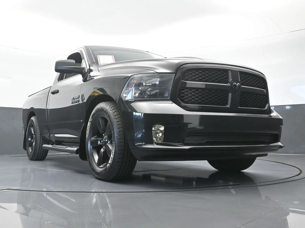 Used 2018 Brilliant Black Crystal Pearlcoat Ram Express image 59
