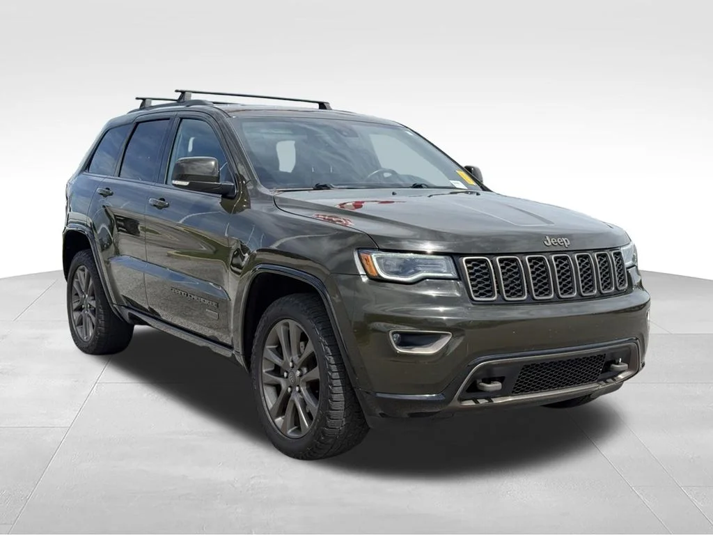 Used 2017 Green Jeep Limited image 26