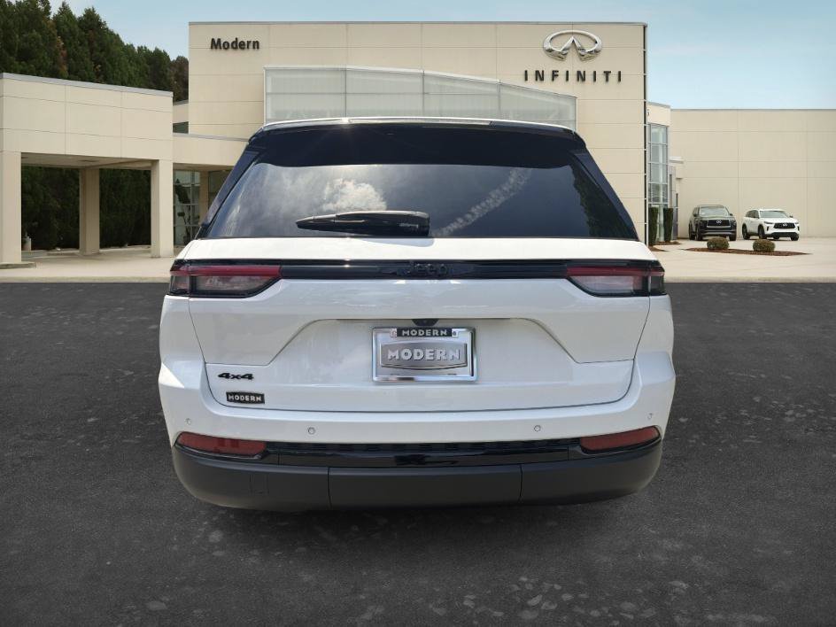 Used 2024 Bright White Clearcoat Jeep Altitude X image 23