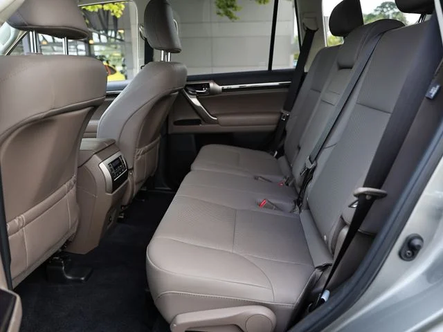 Used 2020 Silver Lexus 460 image 28