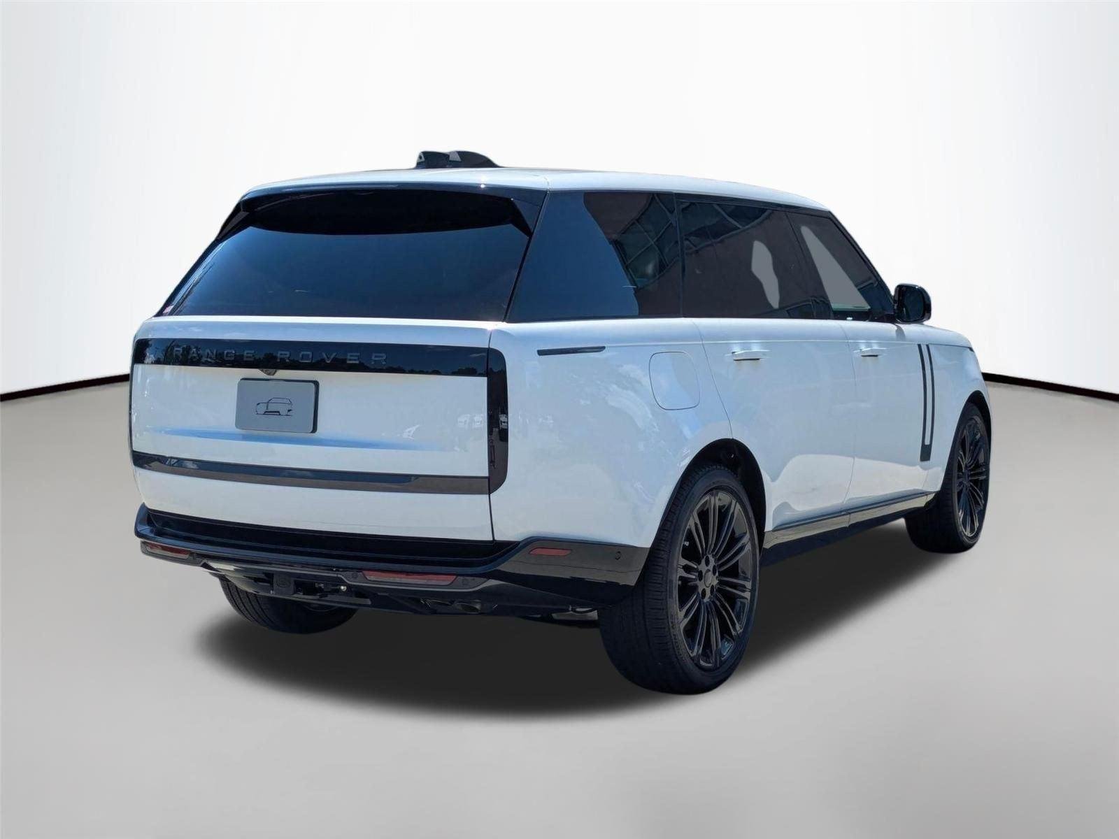 New 2026 Fuji White Land Rover SE image 5