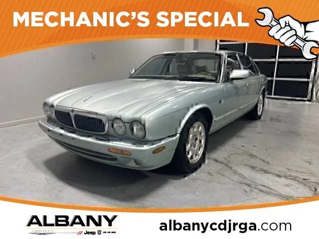Used 2000 Gold Jaguar Base image 1