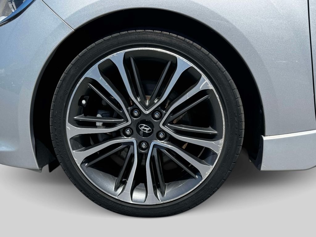 Used 2016 Silver Hyundai Turbo image 9