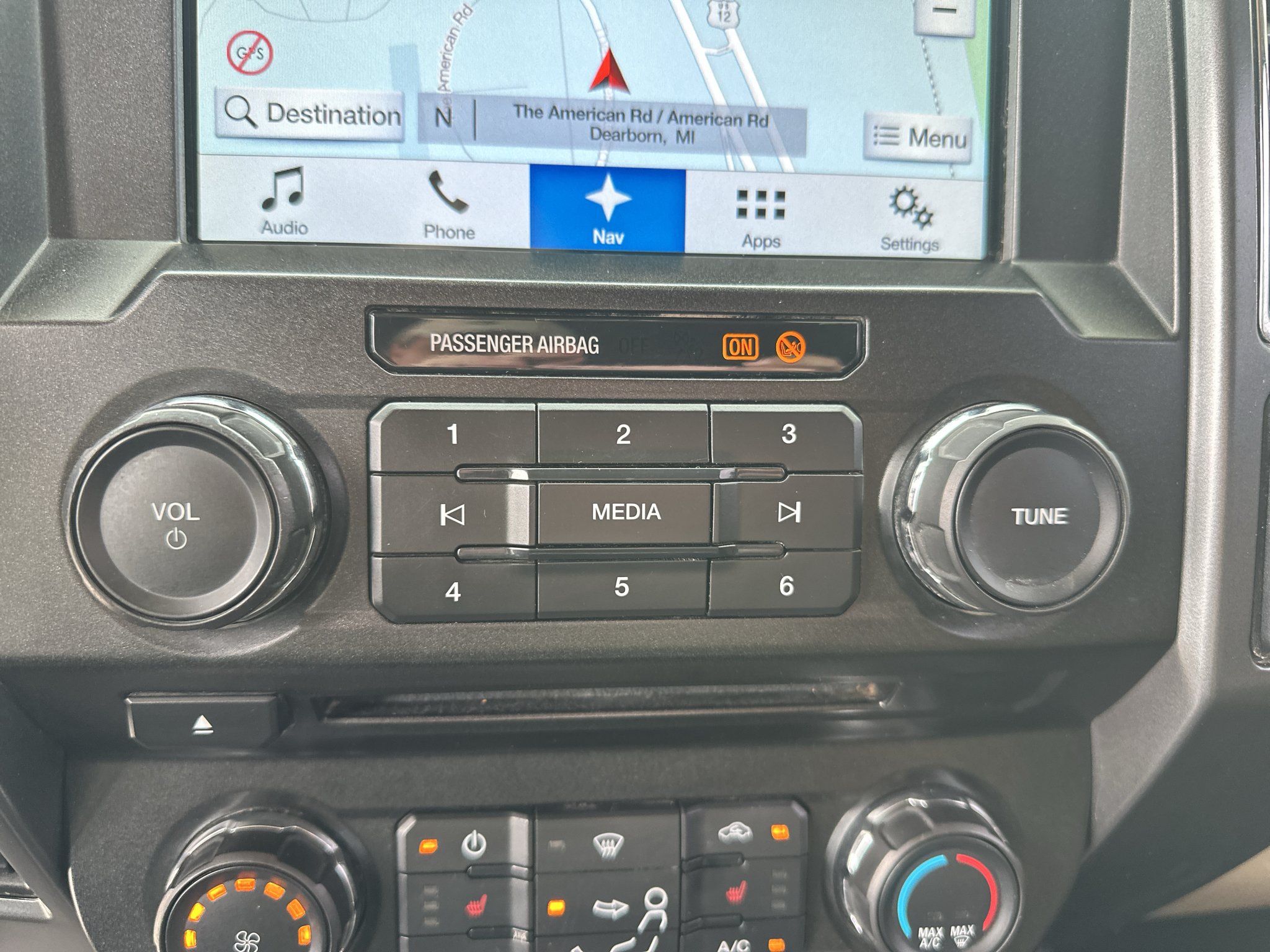 Used 2017 White Gold Metallic Ford XLT image 24