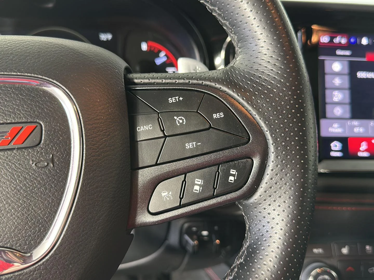 Used 2025 Vapour Grey Dodge R/T image 13