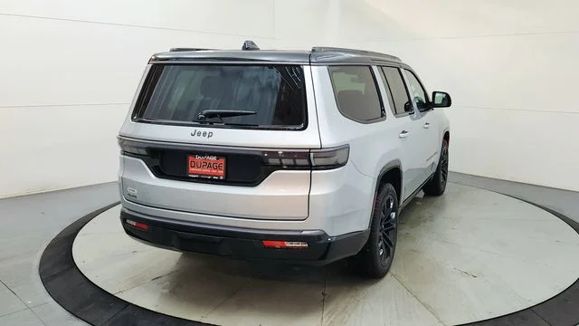 New 2026 Silver-Zynith Exterior Paint Jeep Summit Reserve image 9