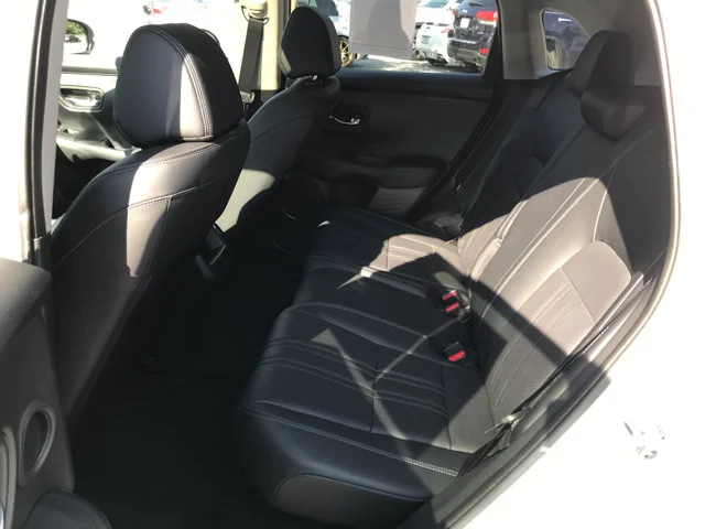Used 2023 Platinum White Pearl Honda EX-L image 24